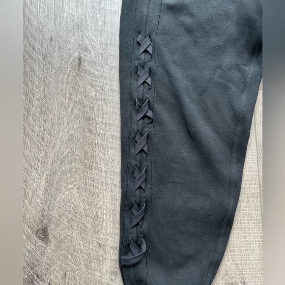 Lululemon Braided Detail High-Rise Jogger in Black Size 6 - Picture 6 of 9
